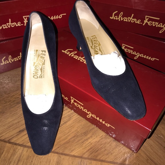 Salvatore Ferragamo Shoes - Salvatore Ferragamo Navy Trudy Heels
